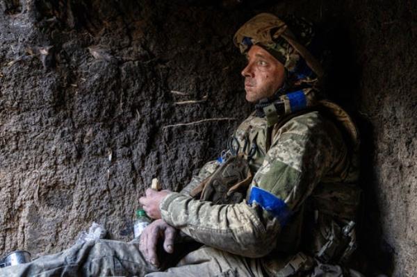 乌克兰东部战斗仍在继续，6名国防部副部长被解职