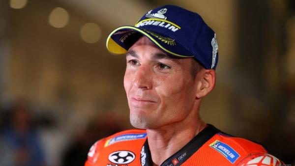 从赛道到自行车队：35岁的MotoGP车手埃斯帕加罗即将迎来职业自行车首秀