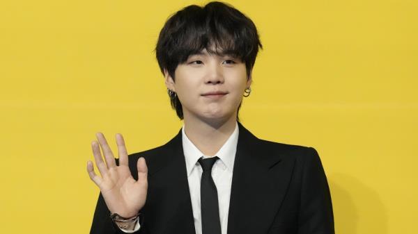 BTS全员回归 因SUGA完成替代兵役退伍