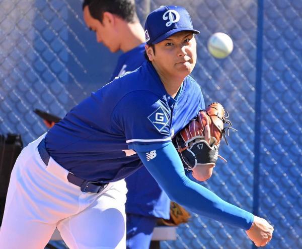 调查发现，喜剧演员内村和播音员三浦仍是理想老板
