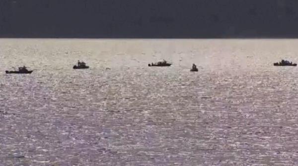 一艘船在西雅图北部沉没，1 人获救，另有 3 人正在搜寻中