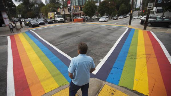 亚特兰大警方称4人因破坏LGBTQ+彩虹旗被控仇恨犯罪