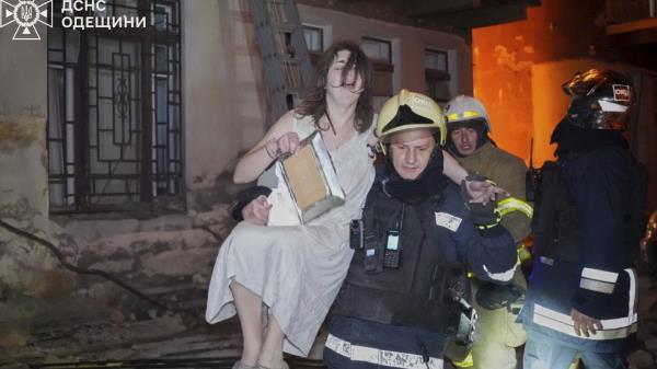 俄罗斯无人机夜间袭击乌克兰两座城市并造成一人死亡