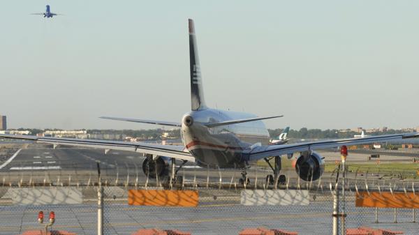 佛罗里达州空管人员在光纤线路切断后短暂失去雷达信号