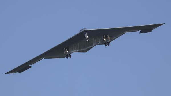 参与美国对伊朗核设施空袭的B-2轰炸机返回密苏里州空军基地